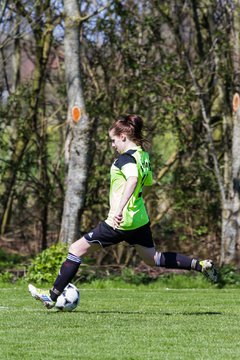 Bild 135 - Frauen SV Frisia 03 Risum Lindholm - Heider SV : Ergebnis: 8:0